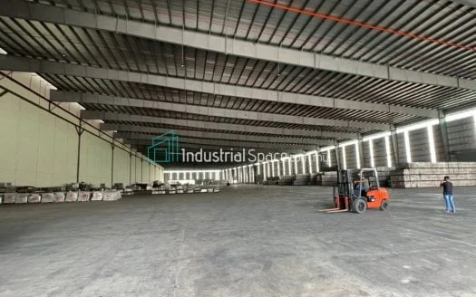 Warehouse for Rent in Northport BU 221,000 Sqft