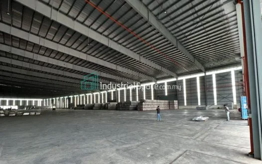 Warehouse for Rent in Northport BU 221,000 Sqft